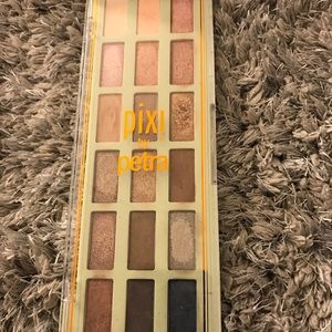 Pixi by Petra Eyeshadow Palette